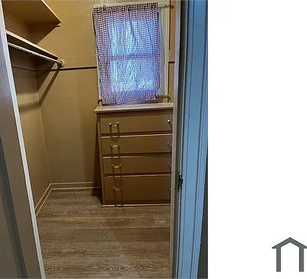 403 E Flora St — Photo 9