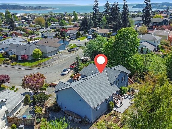 4th image of 710 SW Echo Loop