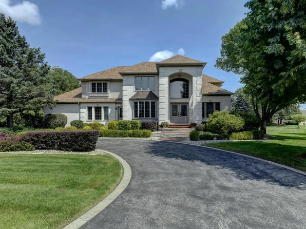 10135 Cherrywood Ln, Munster, IN 46321