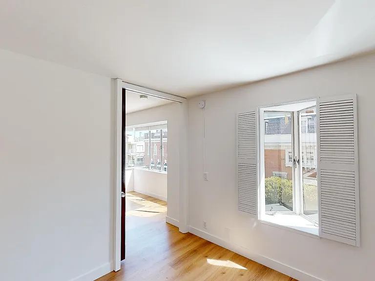 2200 Jackson St — Photo 9