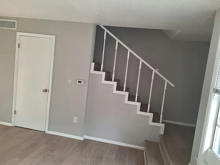 919 E Orange St #B — Photo 15