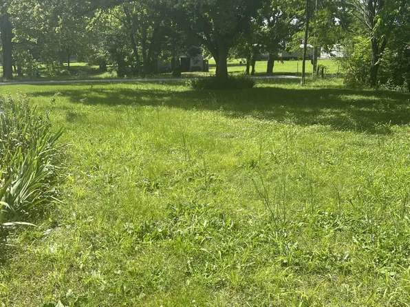 135 Crumble Ln, Crump, TN 38327