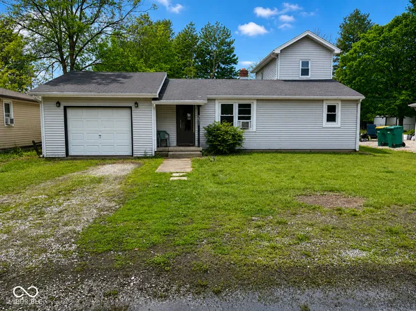 5631 N Clover West Dr, Fairland, IN 46126