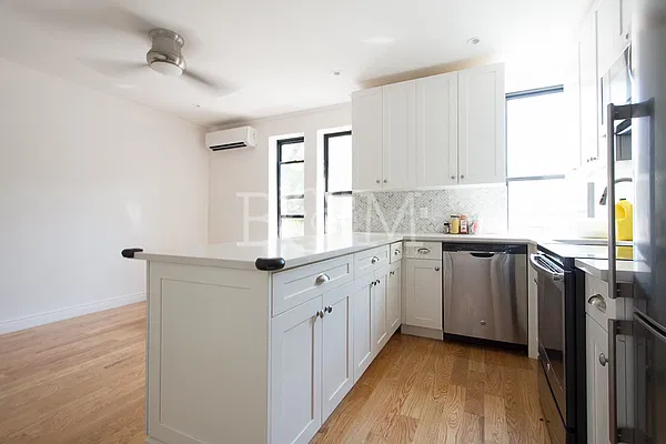 Rented by Brick&Mortar | media 23