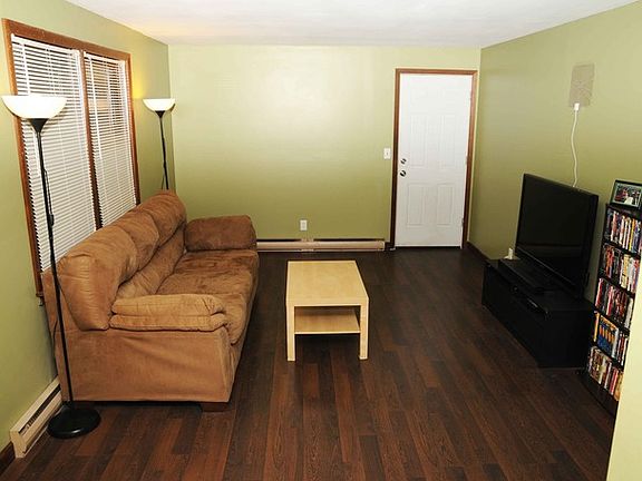 5th image of 16119 W Creek Dr