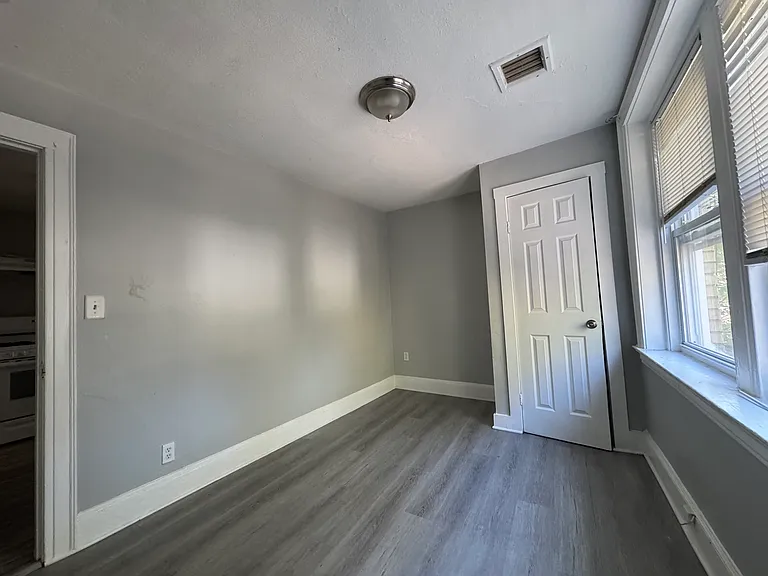 213 Ferry St #1A — Photo 7