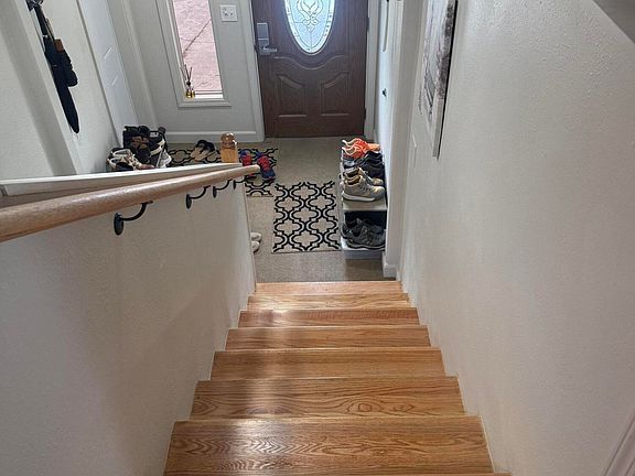 4th image of 521 E 46th Pl