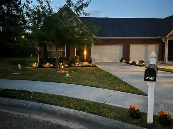 2147 Red Oak Cir, Union City, GA 30291