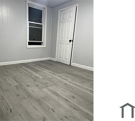 1st image of 104 Norfolk St APT 1