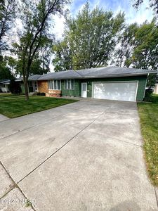 1281 4th St NW, Watertown, SD, 57201