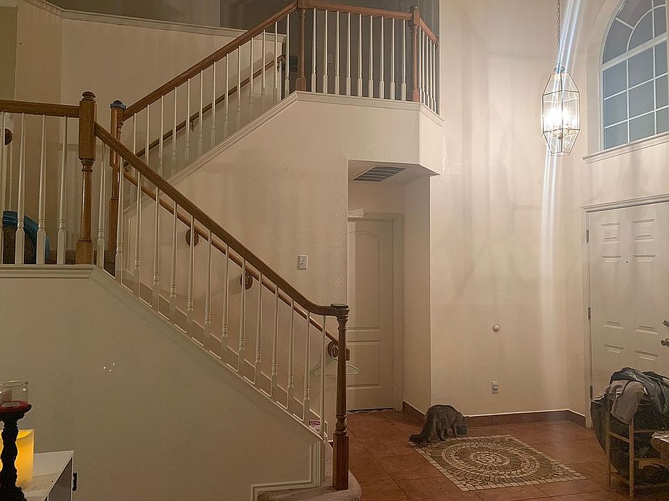 1st image of 1004 Parkcrest Ct