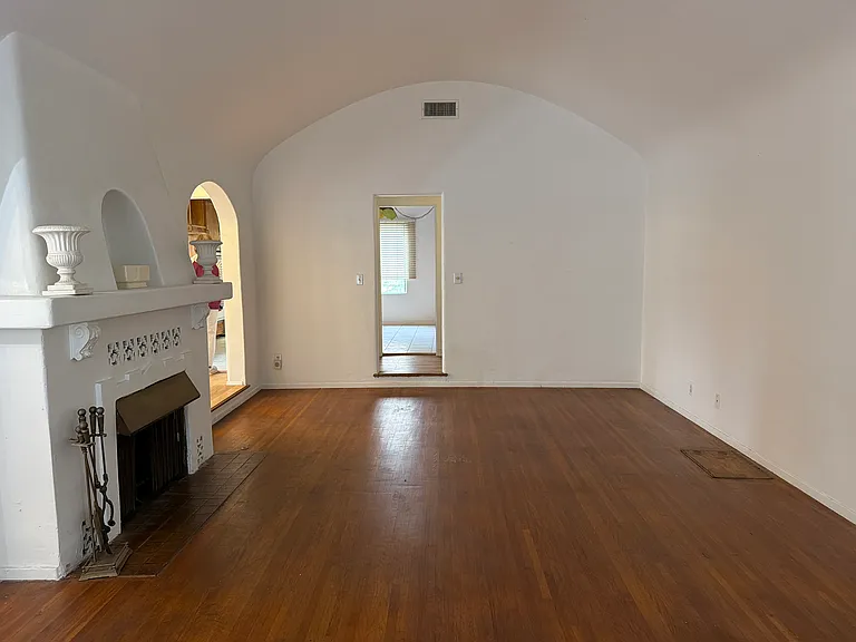 122 E Linda Vista Ave — Photo 4