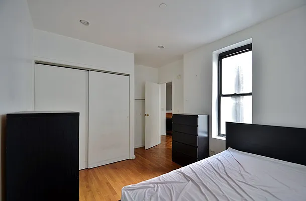 Rented by CITY SKYLINE REALTY INC | media 11