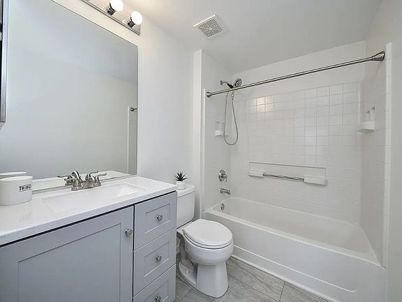 2nd bedroom bathroom