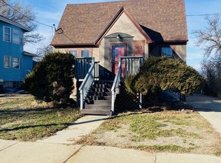 303 N River Ave, Glendive, MT 59330