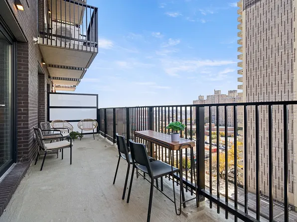 931 Carroll Street image 9 of 26