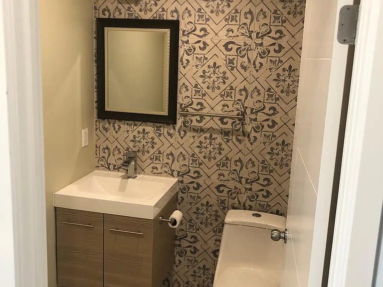 1240 S Harvard Blvd #1/2 — Photo 7