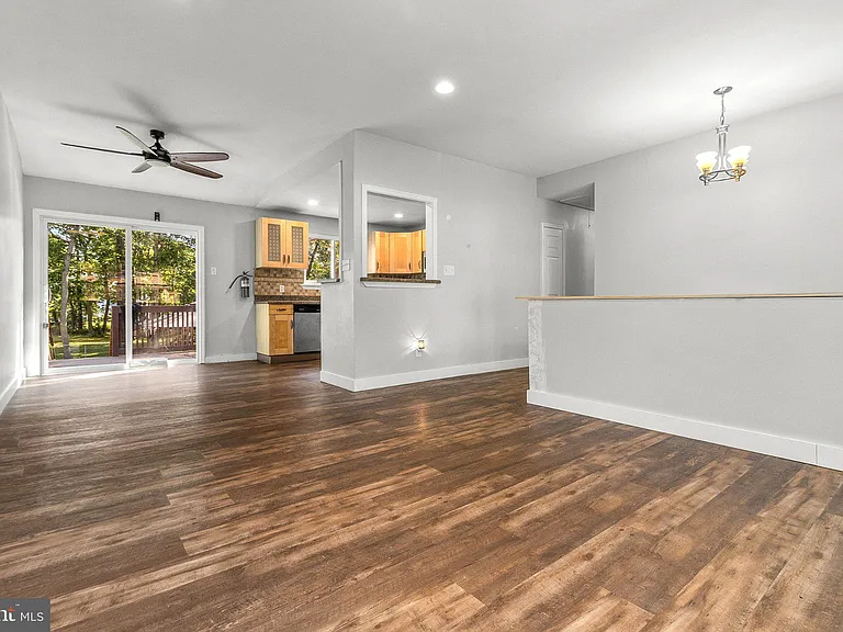 309 California Trl — Photo 4