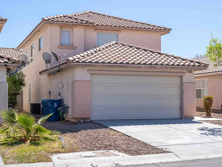 5558 Rollins St — Photo 3