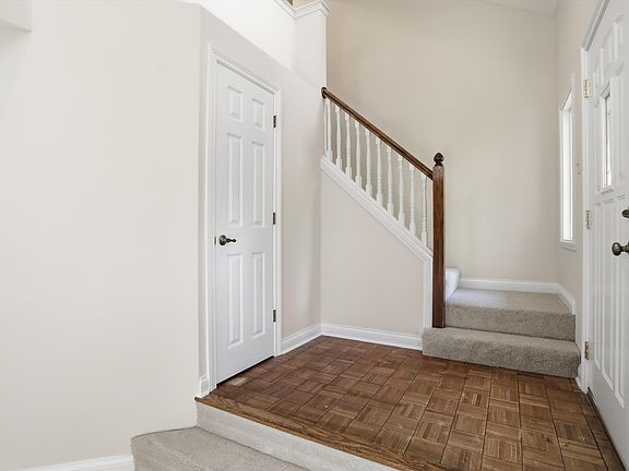 5th image of 8942 Pine Tree Blvd