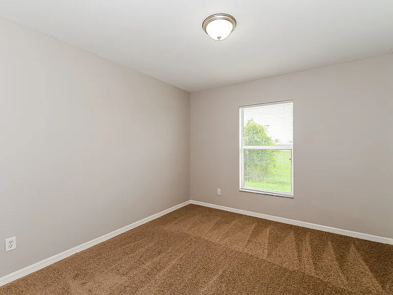 736 Jack Ave S — Photo 13