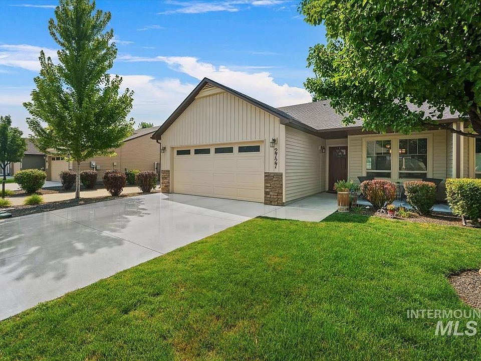 1st image of 2727 E Apricot Dr