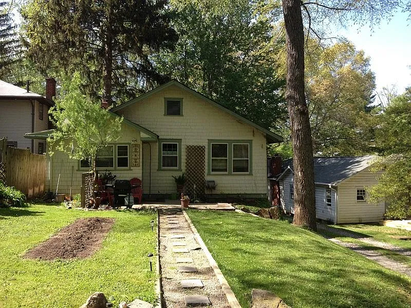 2 bed, 1040 sqft, $1,950 — Photo 1