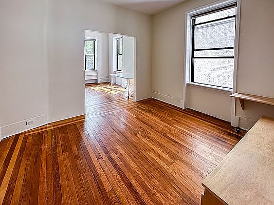 5th image of 175 Claremont Ave APT 26