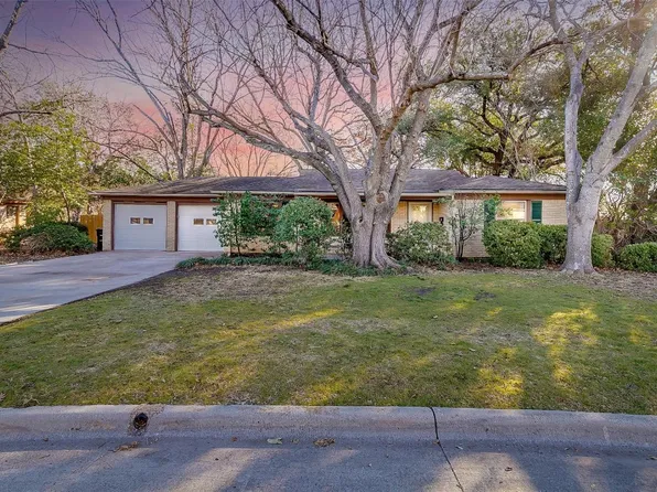 1111 Warden St, Benbrook, TX 76126