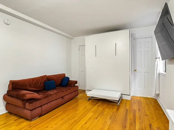 142 East 49th Street 9D image 2 of 6