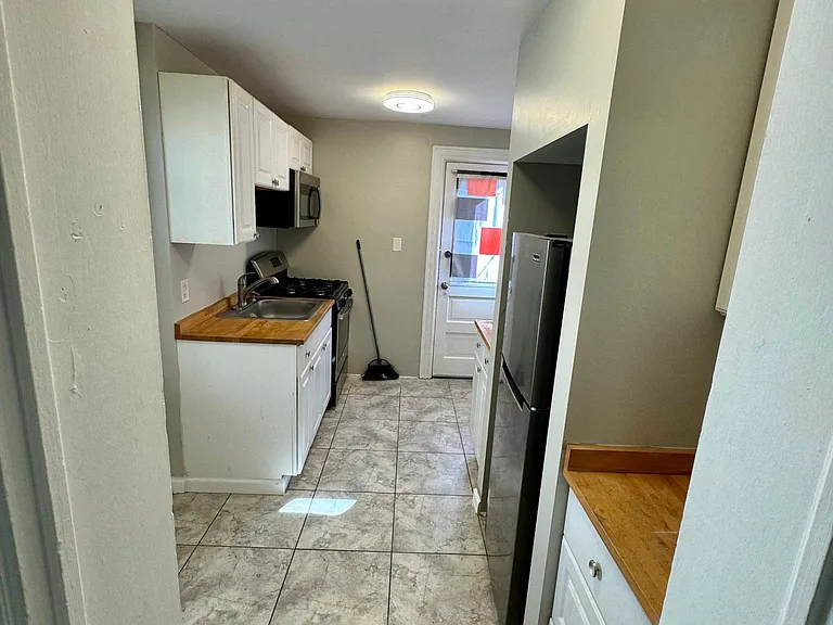 308 W James St #2 — Photo 9