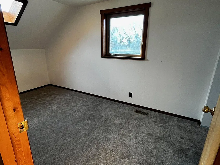 Upstairs bedroom 2