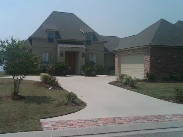 15053 Lakefront Dr, Gonzales, LA 70737