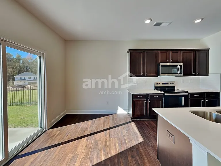 7416 Garrett Ct — Photo 5