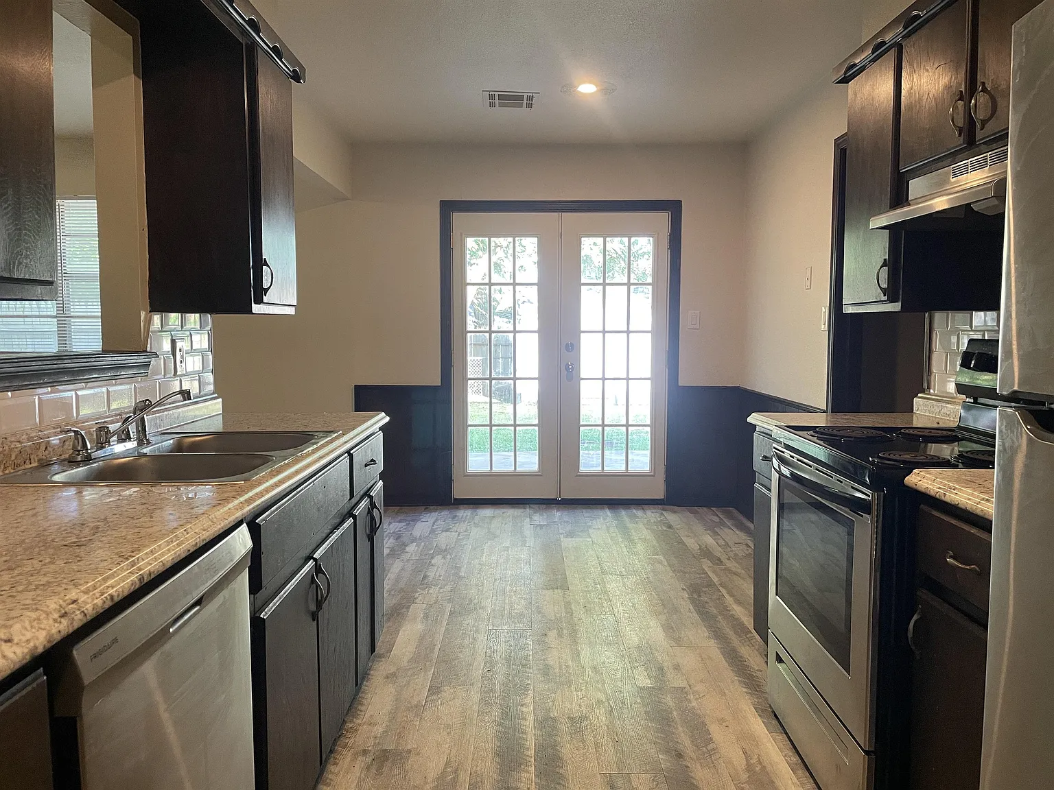 1420 Oakcrest Avenue - 1 — Photo 3