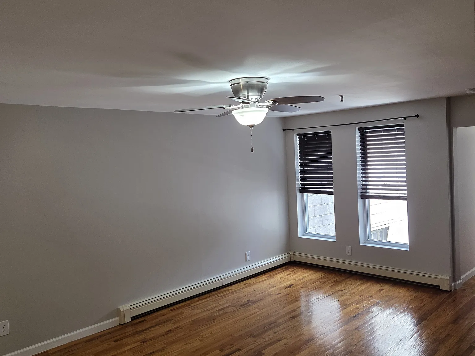 52 Main St — Photo 3