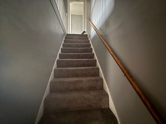 5th image of 592 S Sanford St
