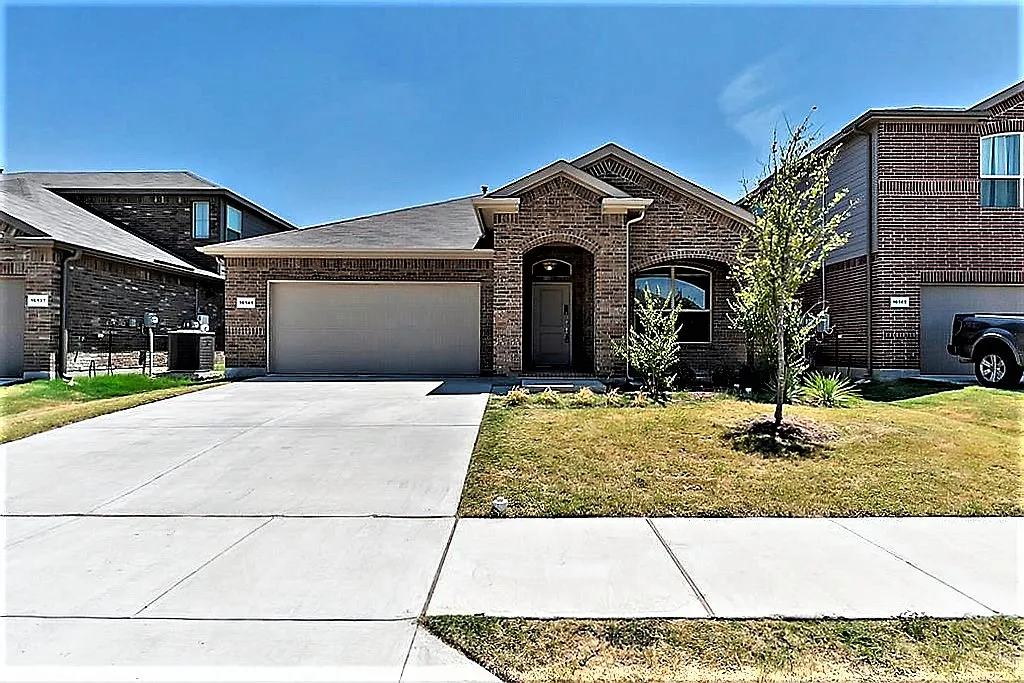 3 bed, 1804 sqft, $2,350 — Photo 1