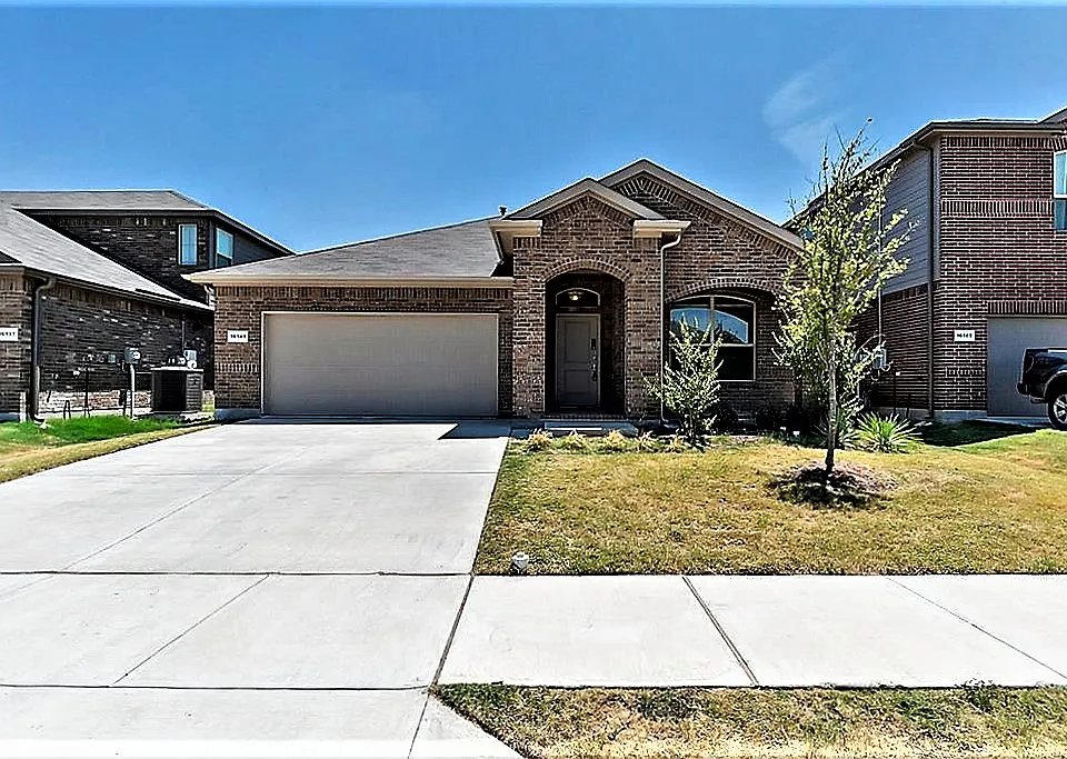 16141 Bronte Ln