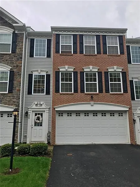258 Grace Manor Dr photo 1