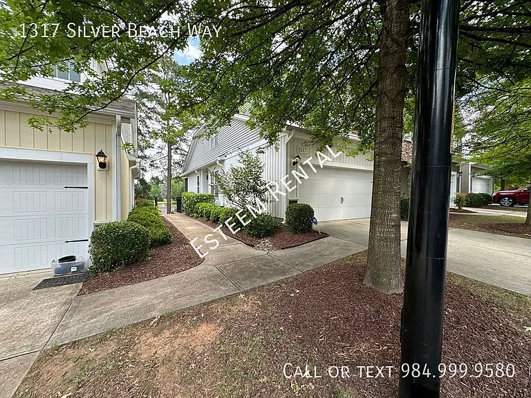 1317 Silver Beach Way — Photo 3