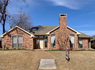 1048 Magnolia Dr, Carrollton, TX 75007
