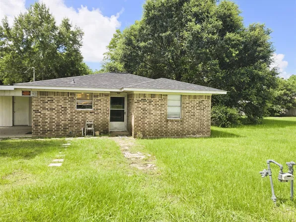 107 Cypress St, Trinity, TX 75862