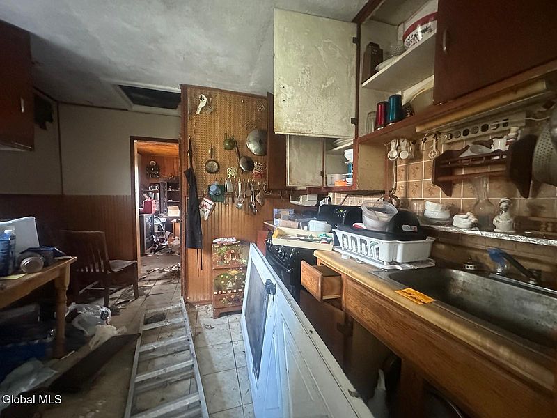 4th image of 8568 Coleman Road