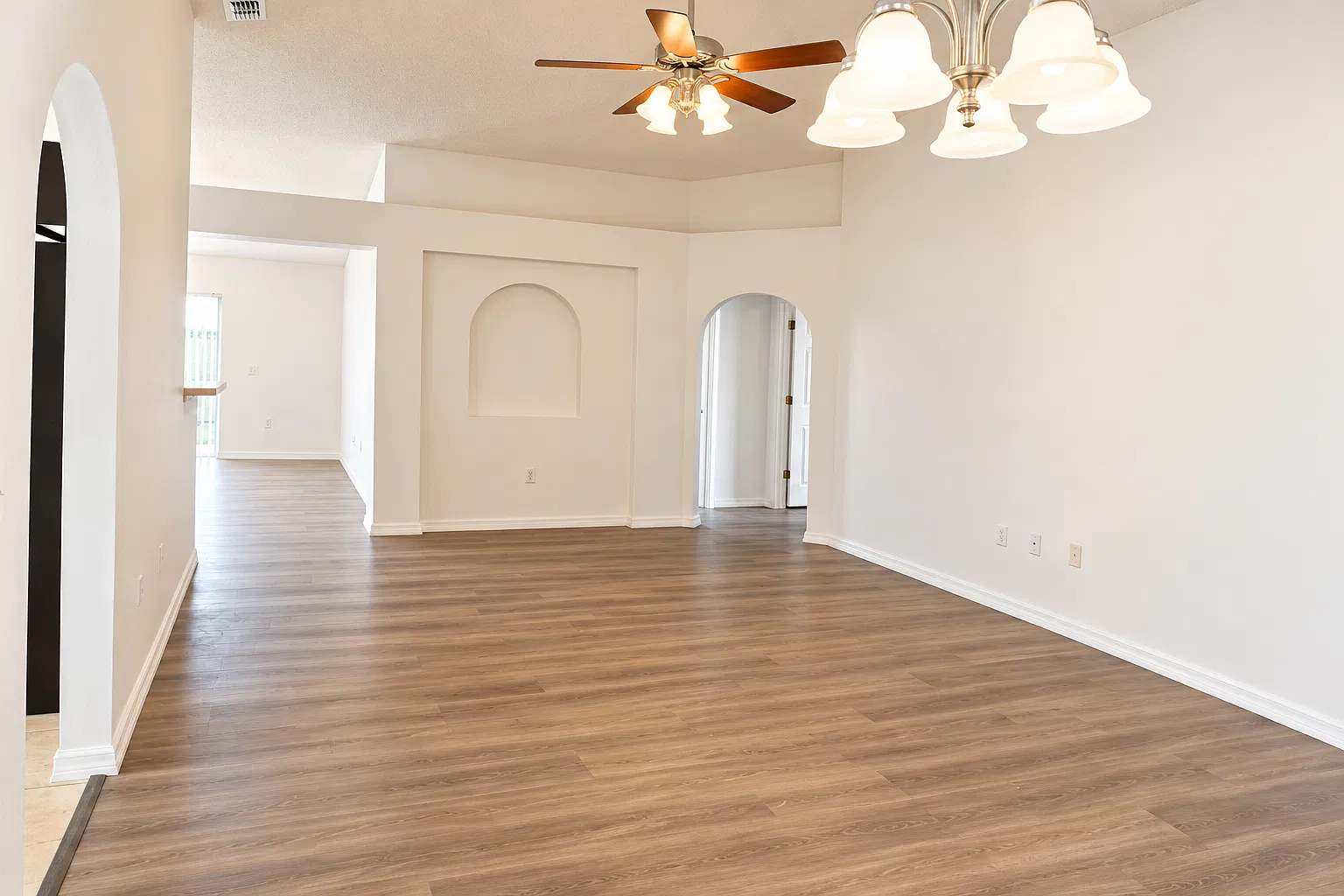 4 bed, 1855 sqft, $2,350 — Photo 3