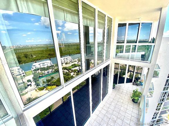 3rd image of 6001 N Ocean Dr #Penthouse 3