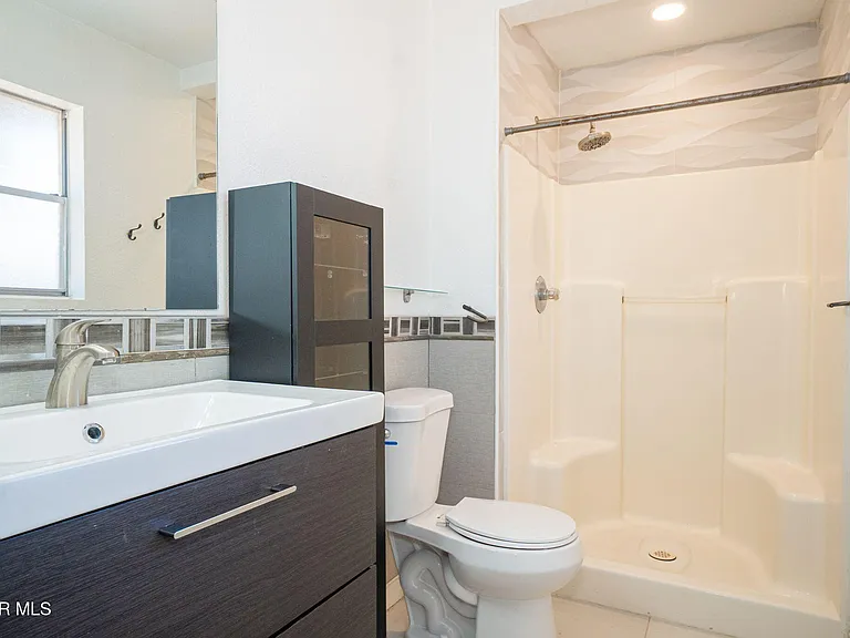10805 Hitchcock Ave — Photo 12