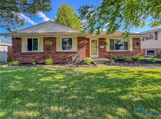 3210 Stafford Dr, Oregon, OH 43616