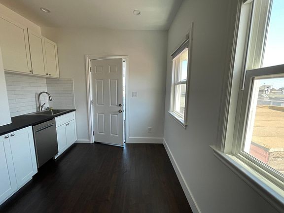 3rd image of 531 Guerrero St APT 6