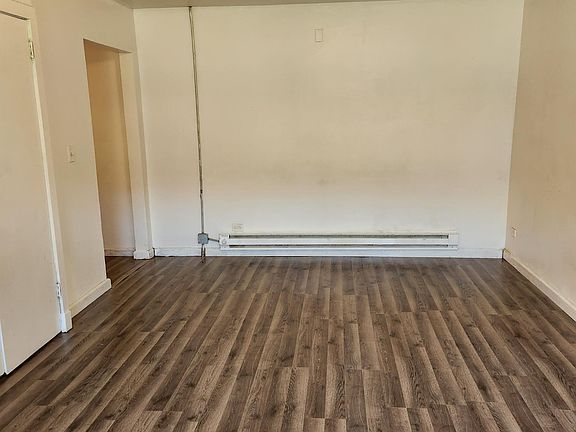 4th image of 812 E 2nd Ave #106